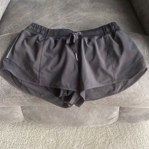 LULULEMON Hotty Hot Low Rise 2.5